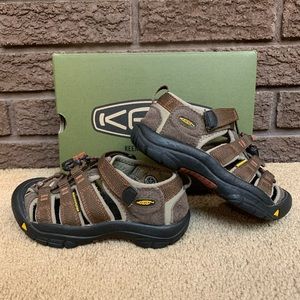 Keen Newport H2 sandals/water shoes